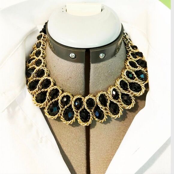 STATEMENT BLACK CHUNKY NECKLACE DONE IN GOLD - Picture 2 of 7